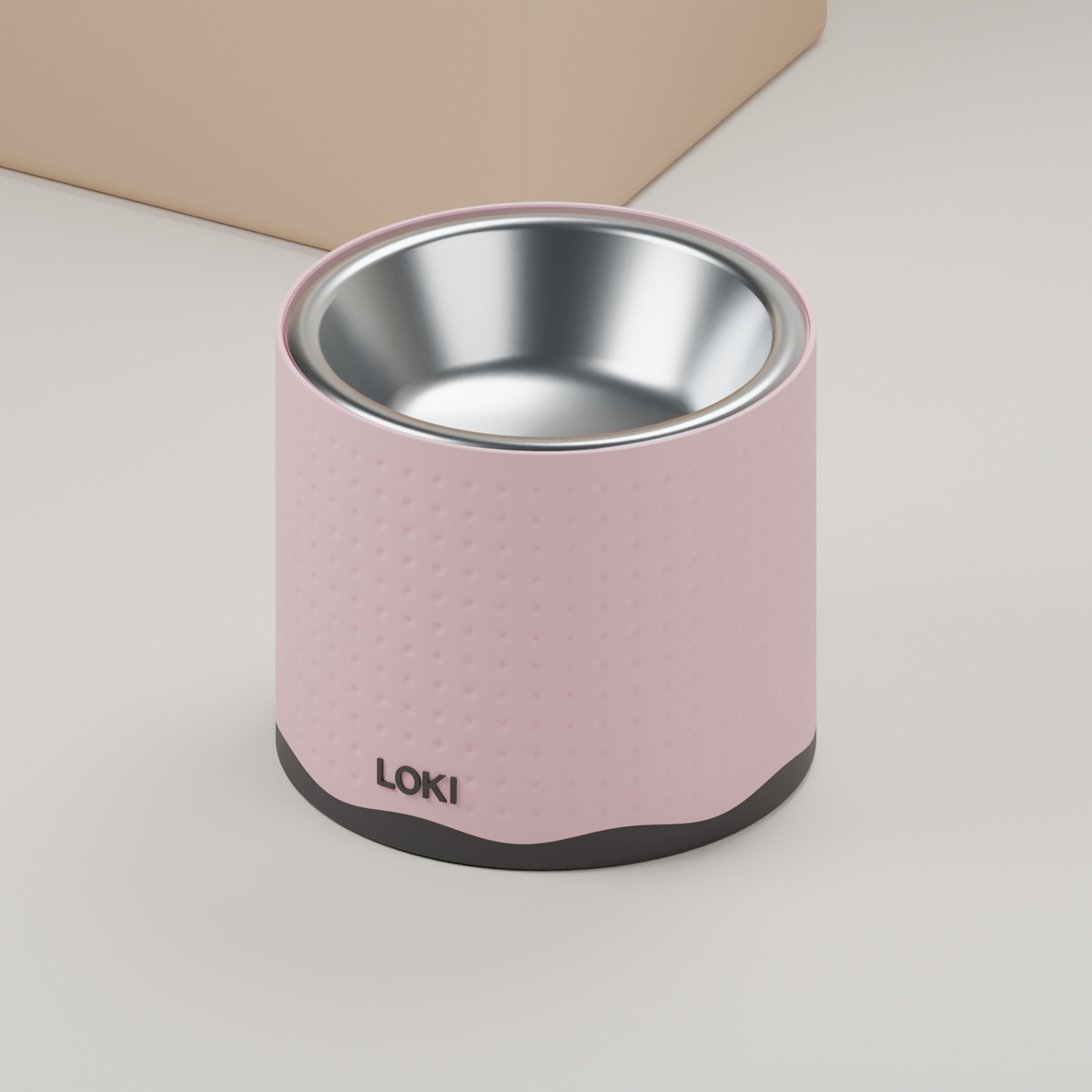 3D-Rendering: SAUM Napfhalter, Muster Punkte, 100 mm hoch, Rosa mit schwarzem Saum und Name LOKI, mit illustrativem Edelstahleinsatz.