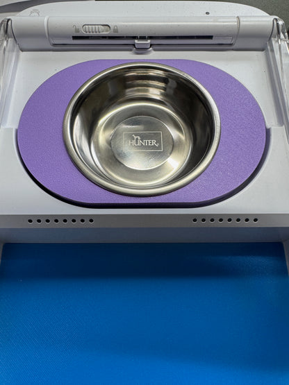 Purple single-bowl adaptor for SureFeed Connect with a 160 ml stainless steel bowl fitted